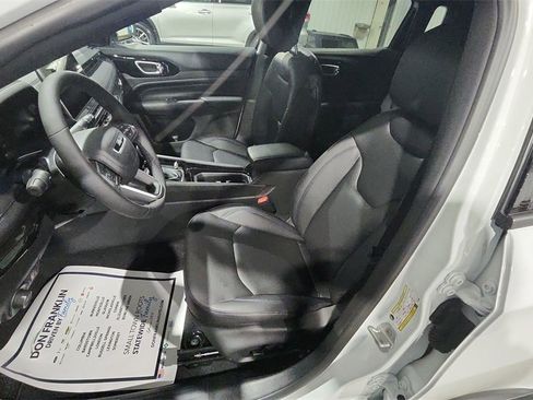 New 2026 Jeep Compass Limited image 15