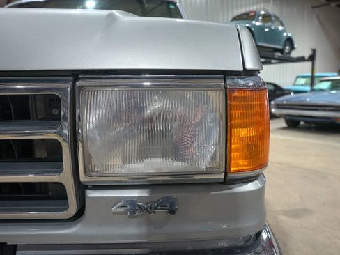 Used 1990 Ford F150 4x4 Regular Cab image 35