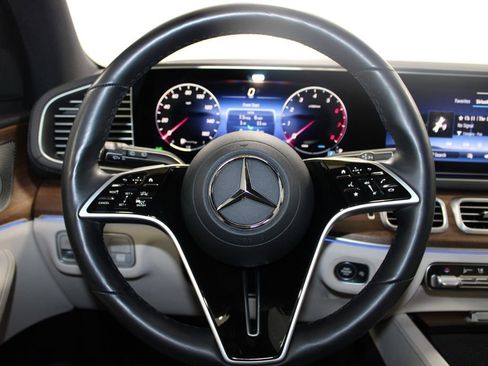 Used 2025 Mercedes-Benz GLS 450 GLS 450 image 32