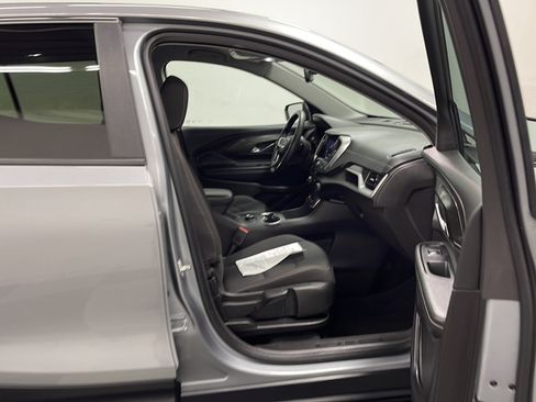 Used 2024 GMC Terrain SLE FWD image 21