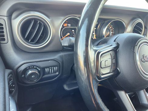 Used 2021 Jeep Wrangler Unlimited Sport image 24