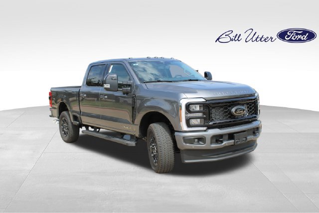 New 2026 Ford F250 Lariat w/ Black Appearance Package AWD/4WD image 2