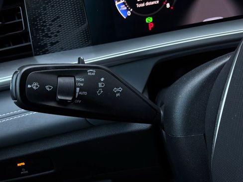 Used 2026 Volkswagen Tiguan SE FWD image 38