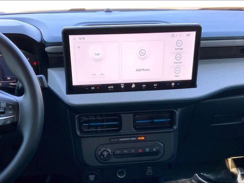 Used 2025 Ford Maverick XLT w/ Equipment Group 302A image 7