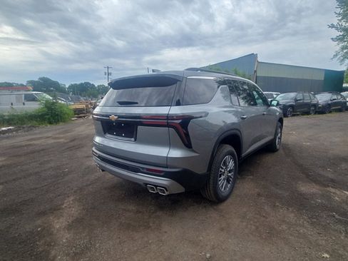New 2026 Chevrolet Traverse LT w/ Driver Confidence Package AWD/4WD image 8