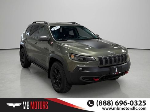 Used 2021 Jeep Cherokee Trailhawk AWD/4WD image 3