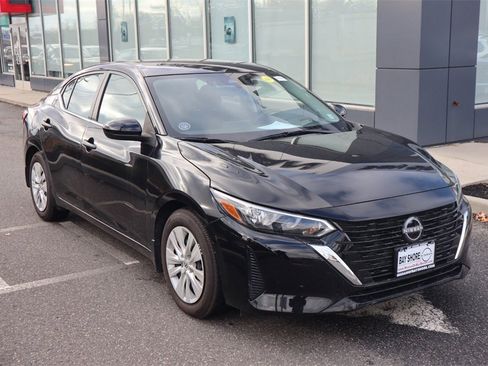 Certified 2025 Nissan Sentra S image 3