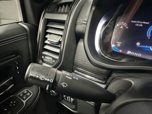 Used 2024 RAM 2500 Limited image 22