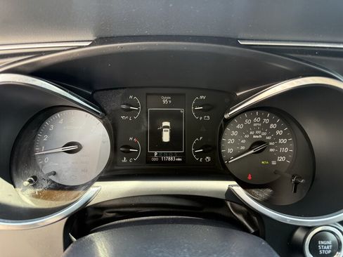 Used 2021 Toyota Sequoia Limited AWD/4WD image 16