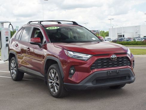 Used 2023 Toyota RAV4 XLE Premium FWD image 2