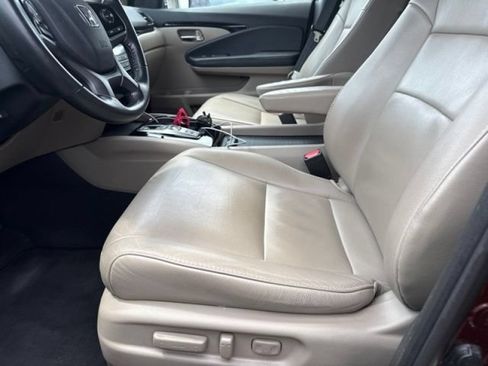 Used 2019 Honda Pilot Touring image 6