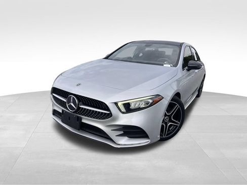 Used 2020 Mercedes-Benz A 220 w/ AMG Line image 9