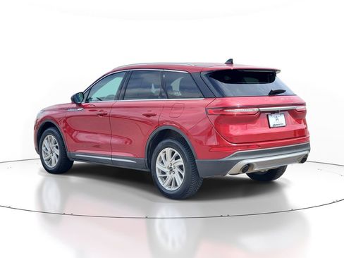 Used 2021 Lincoln Corsair AWD image 3