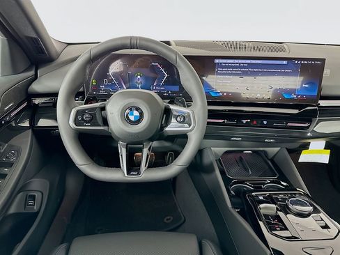 Used 2025 BMW 530i 530i w/ M Sport Package image 19