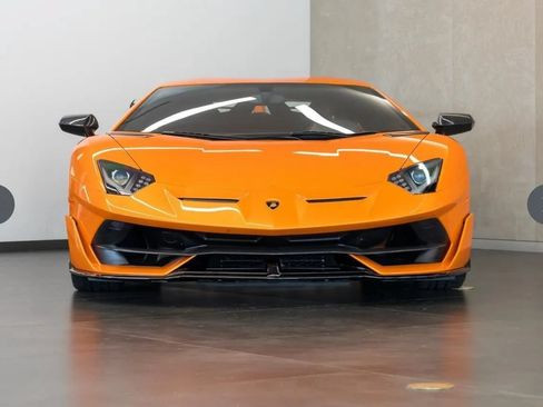 Used 2020 Lamborghini Aventador SVJ AWD/4WD image 2