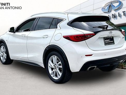Used 2018 INFINITI QX30 Premium w/ Navigation Package FWD image 16