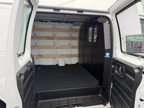 Used 2024 GMC Savana 2500 w/ Driver Convenience Package image 10