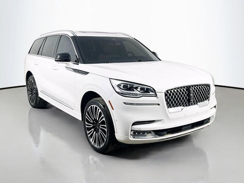 Used 2023 Lincoln Aviator Black Label w/ Dynamic Handling Package image 3