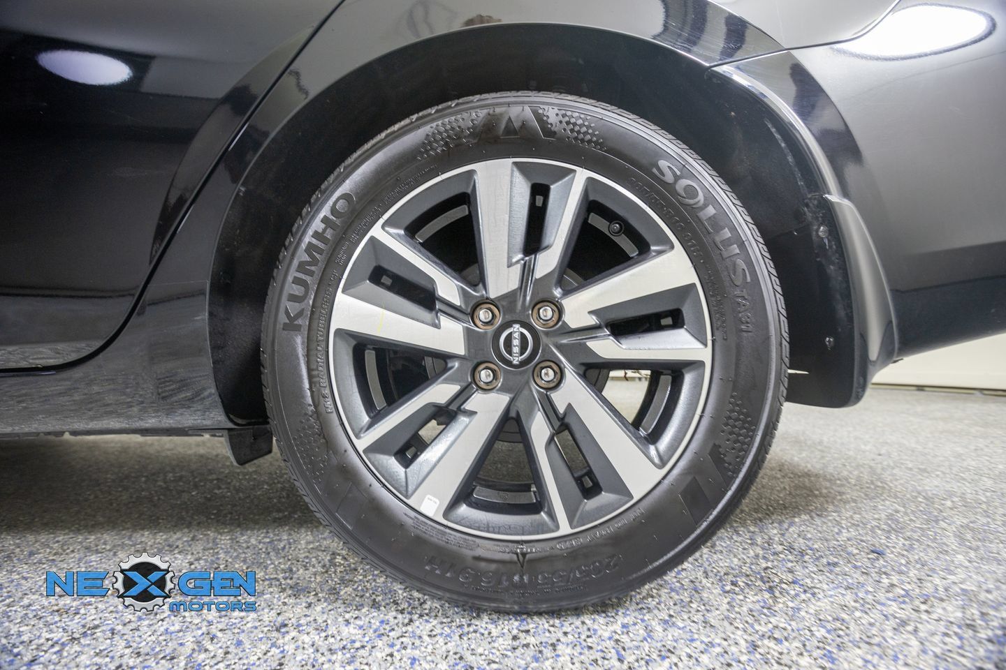 Used 2025 Nissan Versa SV w/ Trunk Package FWD image 43