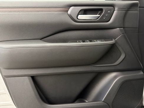 New 2026 Nissan Armada SL w/ Captain's Chari Seat Package image 24