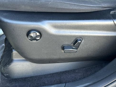 Used 2017 Jeep Grand Cherokee Laredo w/ Quick Order Package 23E image 21