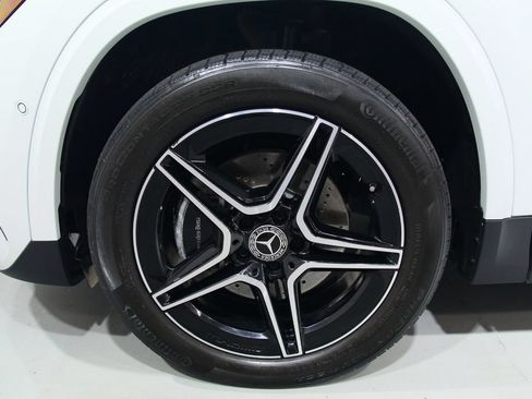 Certified 2024 Mercedes-Benz GLA 250 4MATIC image 19