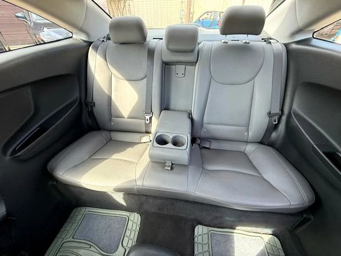 Used 2013 Hyundai Elantra SE image 24