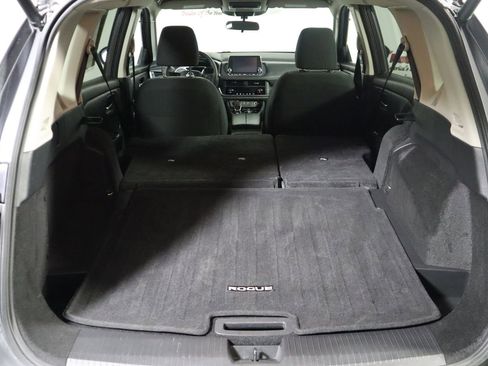 Used 2025 Nissan Rogue SV image 10