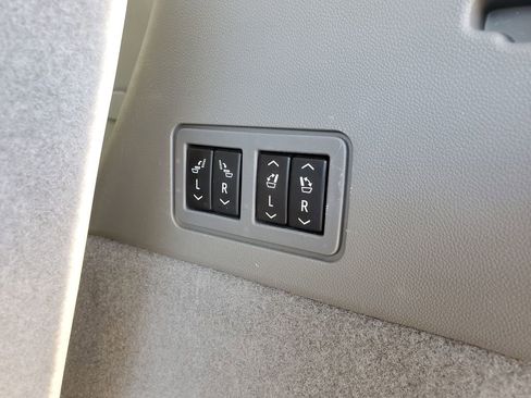Used 2023 Cadillac XT6 Premium Luxury image 47