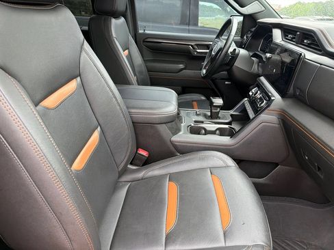 Used 2024 GMC Sierra 1500 AT4 w/ Technology Package AWD/4WD image 11
