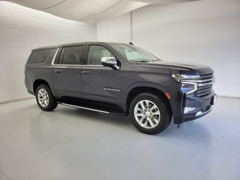 Used 2023 Chevrolet Suburban Premier AWD/4WD image 4