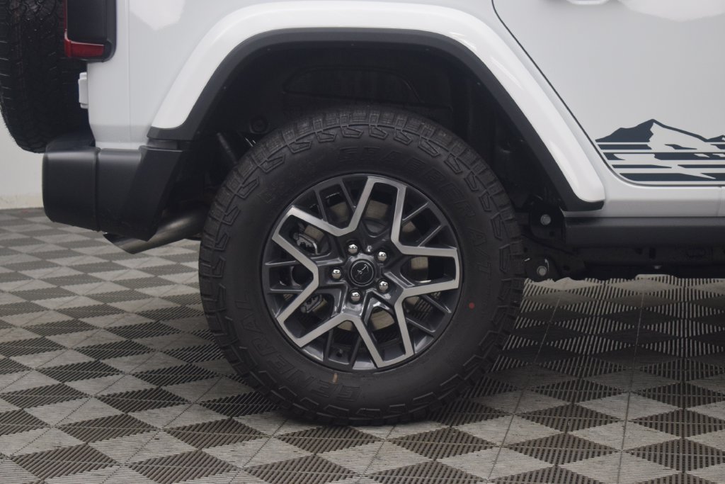 New 2026 Jeep Wrangler Unlimited Sahara w/ Rockslide Package AWD/4WD image 9