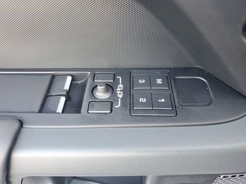 Used 2023 Land Rover Defender 90 X image 17