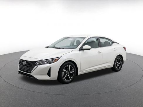 Used 2025 Nissan Sentra SV FWD image 3