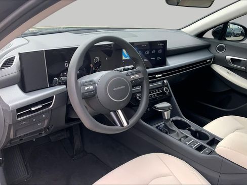 Used 2025 Hyundai Sonata SE FWD image 17