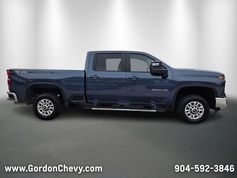 Used 2025 Chevrolet Silverado 2500 LT w/ Convenience Package image 7