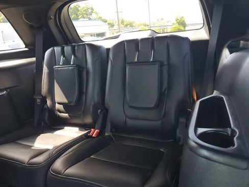 Used 2018 Ford Explorer Limited w/ Equipment Group 301A FWD image 14