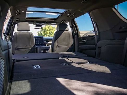 Used 2025 GMC Yukon XL Elevation AWD/4WD image 24