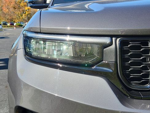 Certified 2025 Jeep Grand Cherokee Altitude image 9