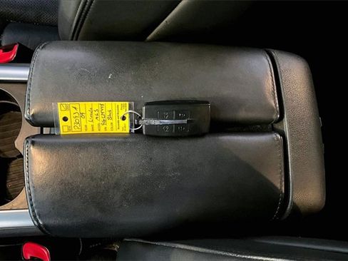 Used 2009 Lincoln MKS image 35