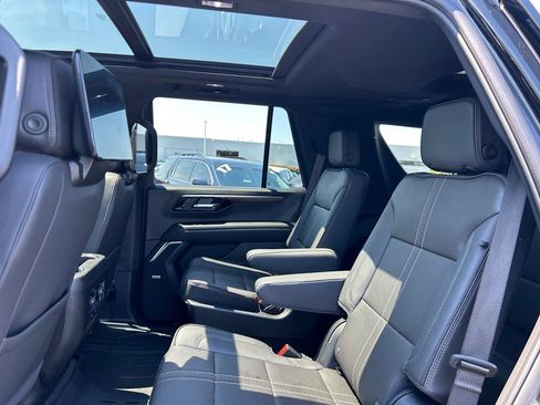 Certified 2025 Chevrolet Tahoe High Country AWD/4WD image 36