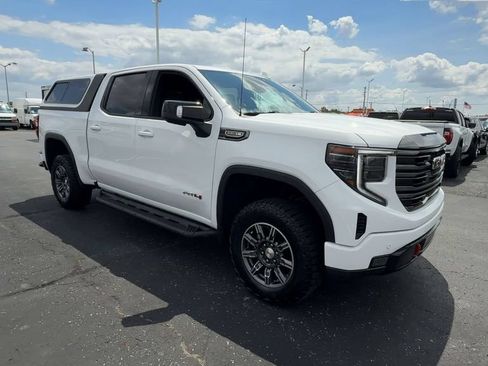 Used 2024 GMC Sierra 1500 AT4 w/ Technology Package AWD/4WD image 2