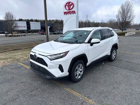 Used 2023 Toyota RAV4 LE image 7