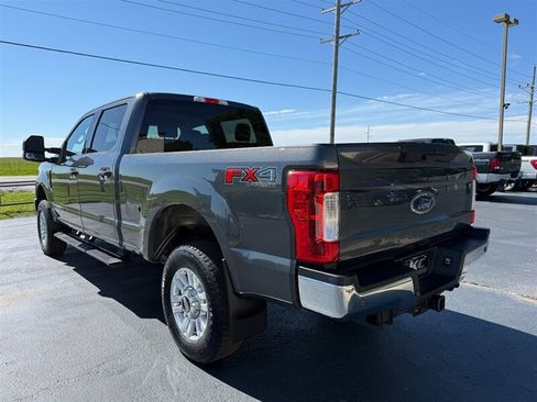 Used 2018 Ford F250 XLT w/ XLT Value Package AWD/4WD image 8