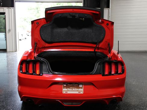 Used 2016 Ford Mustang Convertible w/ Equipment Group 051A RWD image 41