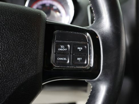 Used 2017 Dodge Grand Caravan SXT FWD image 32