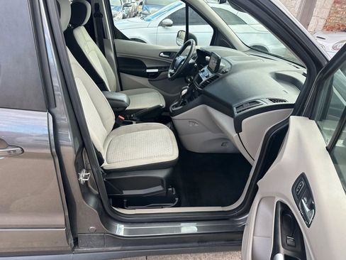 Used 2020 Ford Transit Connect XLT image 13