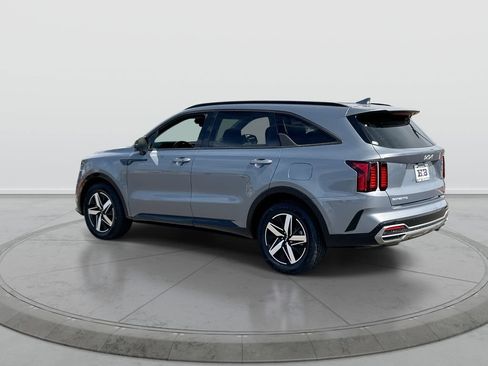 Used 2023 Kia Sorento S FWD image 6