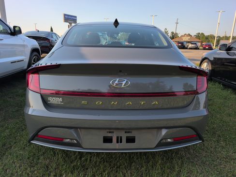 Used 2021 Hyundai Sonata SE FWD image 3