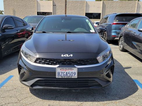 Certified 2022 Kia Forte LXS FWD image 4
